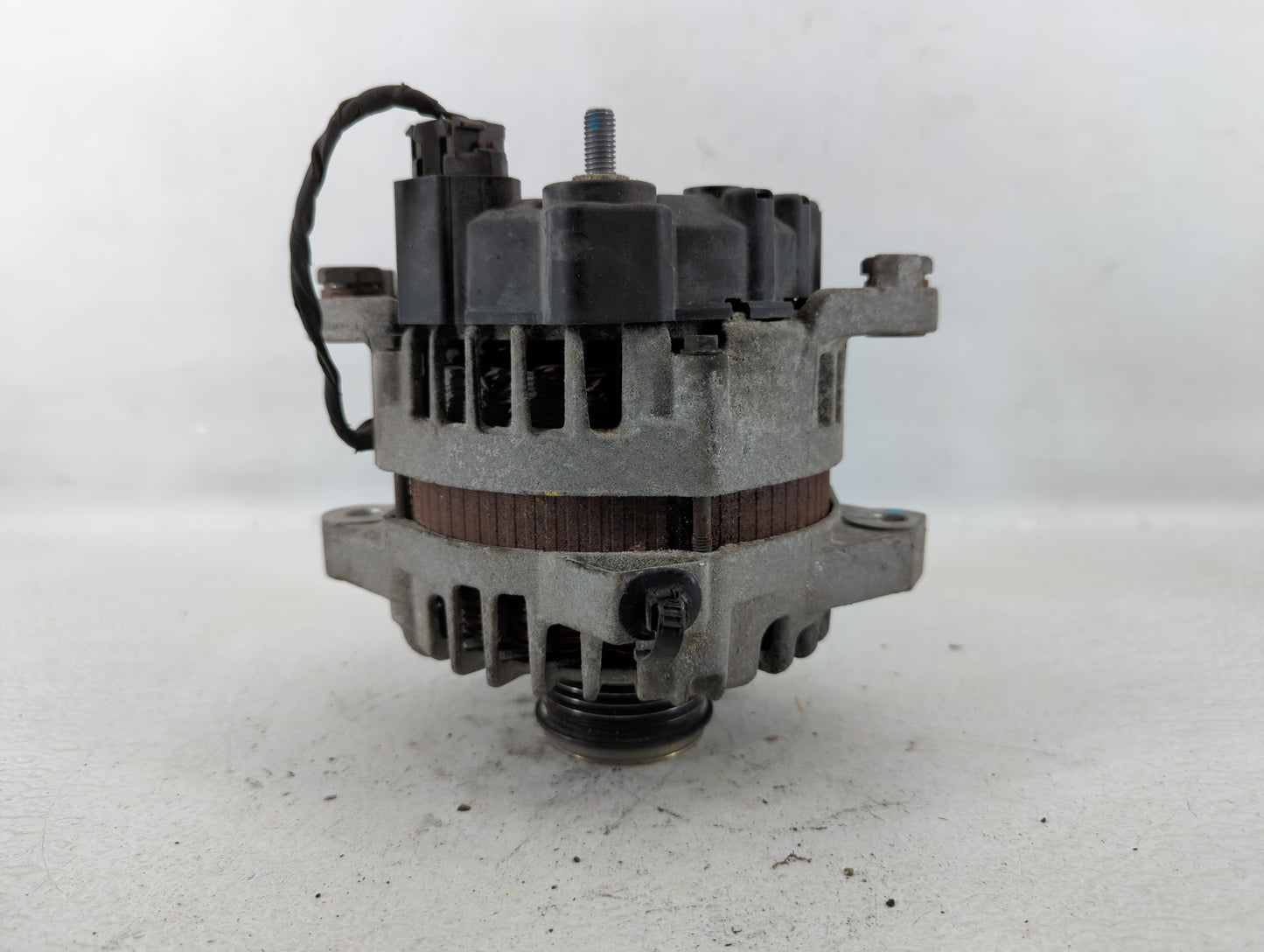 2014 Hyundai Santa Fe Alternator Replacement Generator Charging Assembly Engine OEM P/N:37300-2G850 Fits Fits 2015 OEM Used
