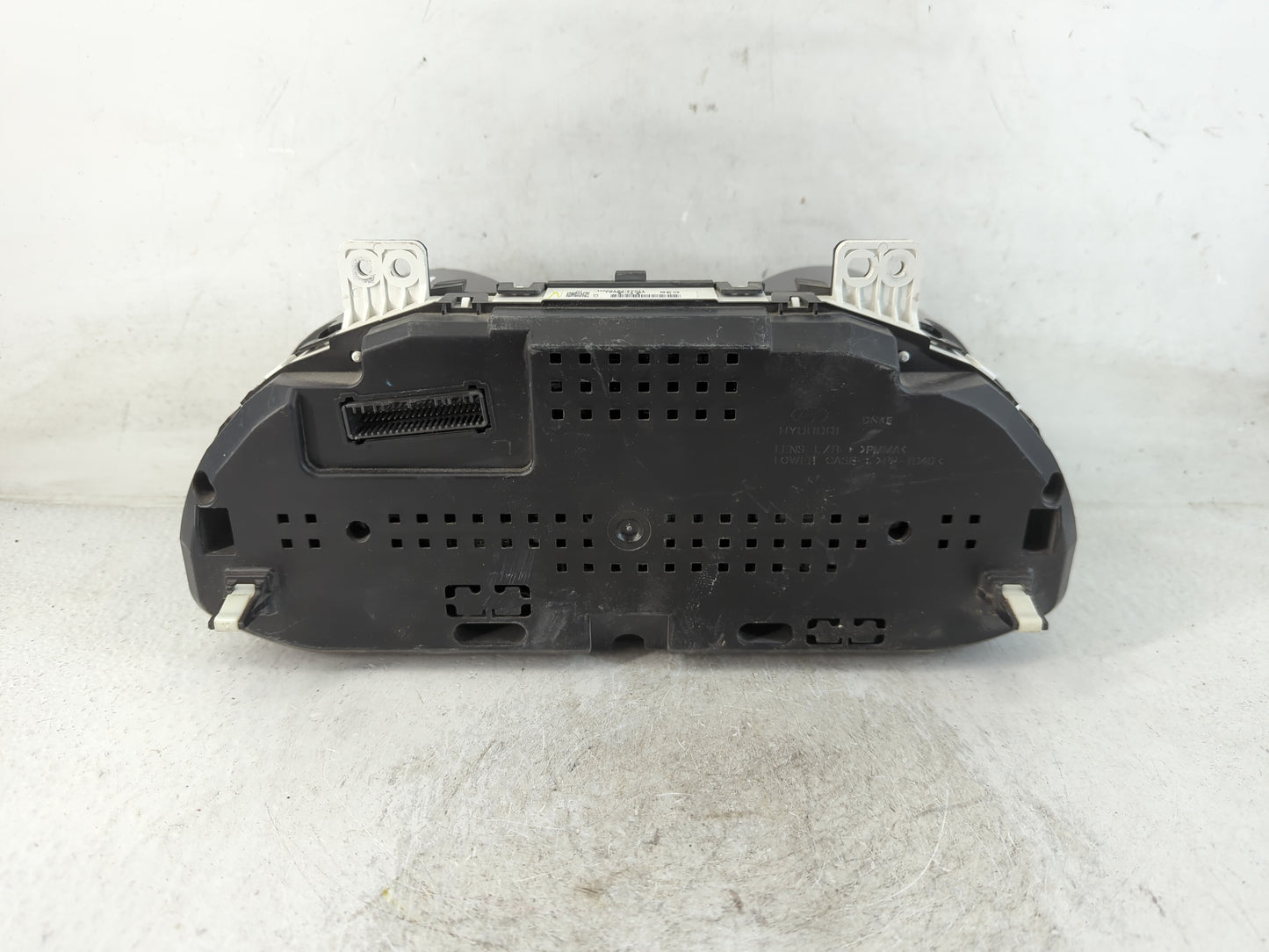2014 Hyundai Santa Fe Instrument Cluster Speedometer Gauges P/N:1002-791700H 94011-B8051 Fits OEM Used Auto Parts - Oemuseda