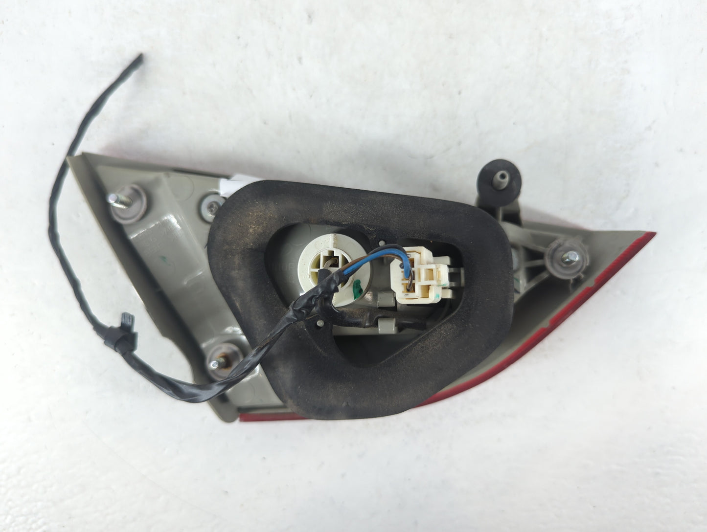 2011-2014 Hyundai Sonata Tail Light Assembly Passenger Right OEM P/N:92404-3Q Fits Fits 2011 2012 2013 2014 OEM Used Auto Pa