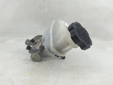 2011-2014 Hyundai Sonata Brake Master Cylinder