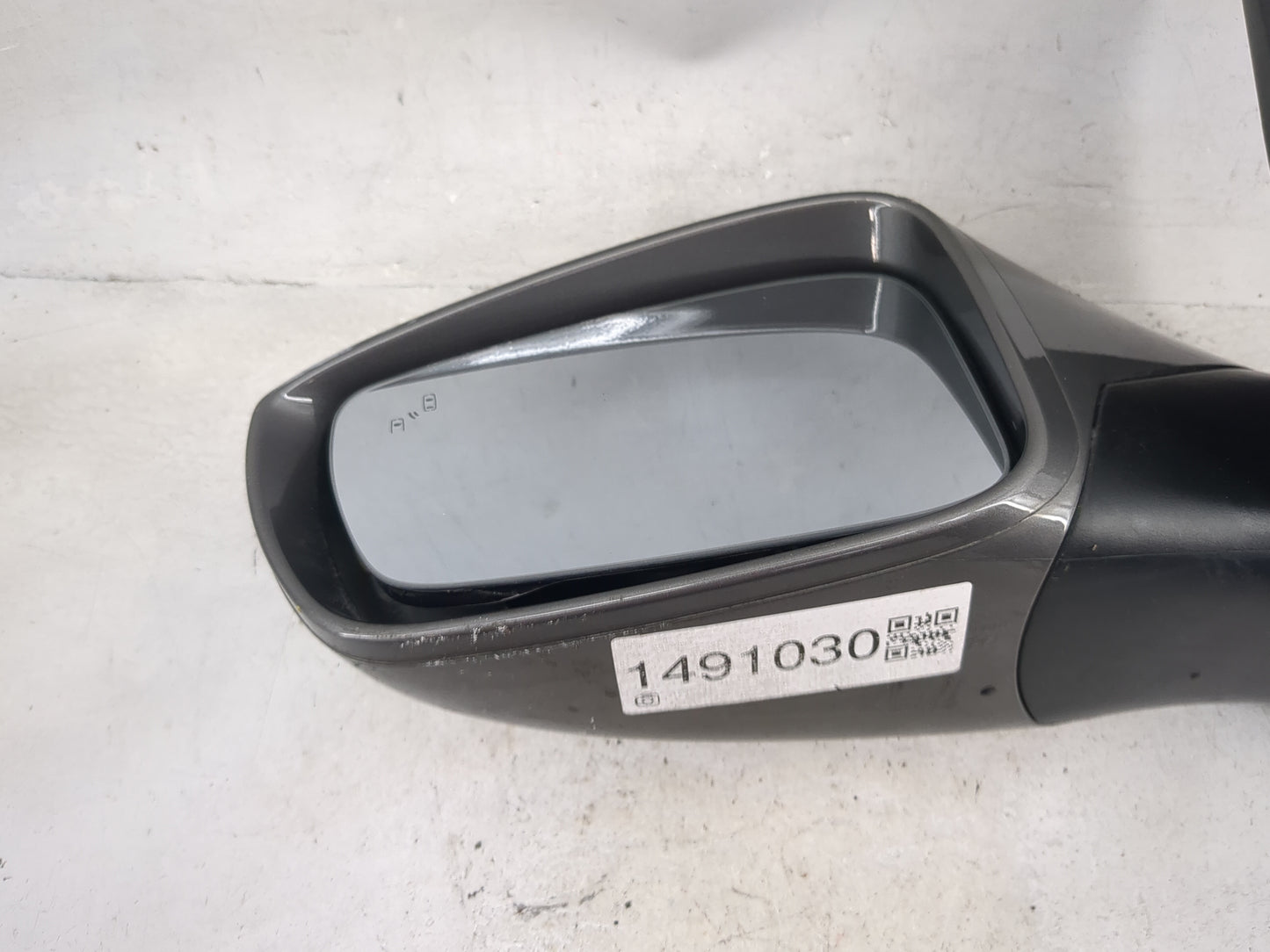 2014 Hyundai Sonata Driver Side View Mirror - Left Door Mirror OEM Used - Oemusedautoparts1.com