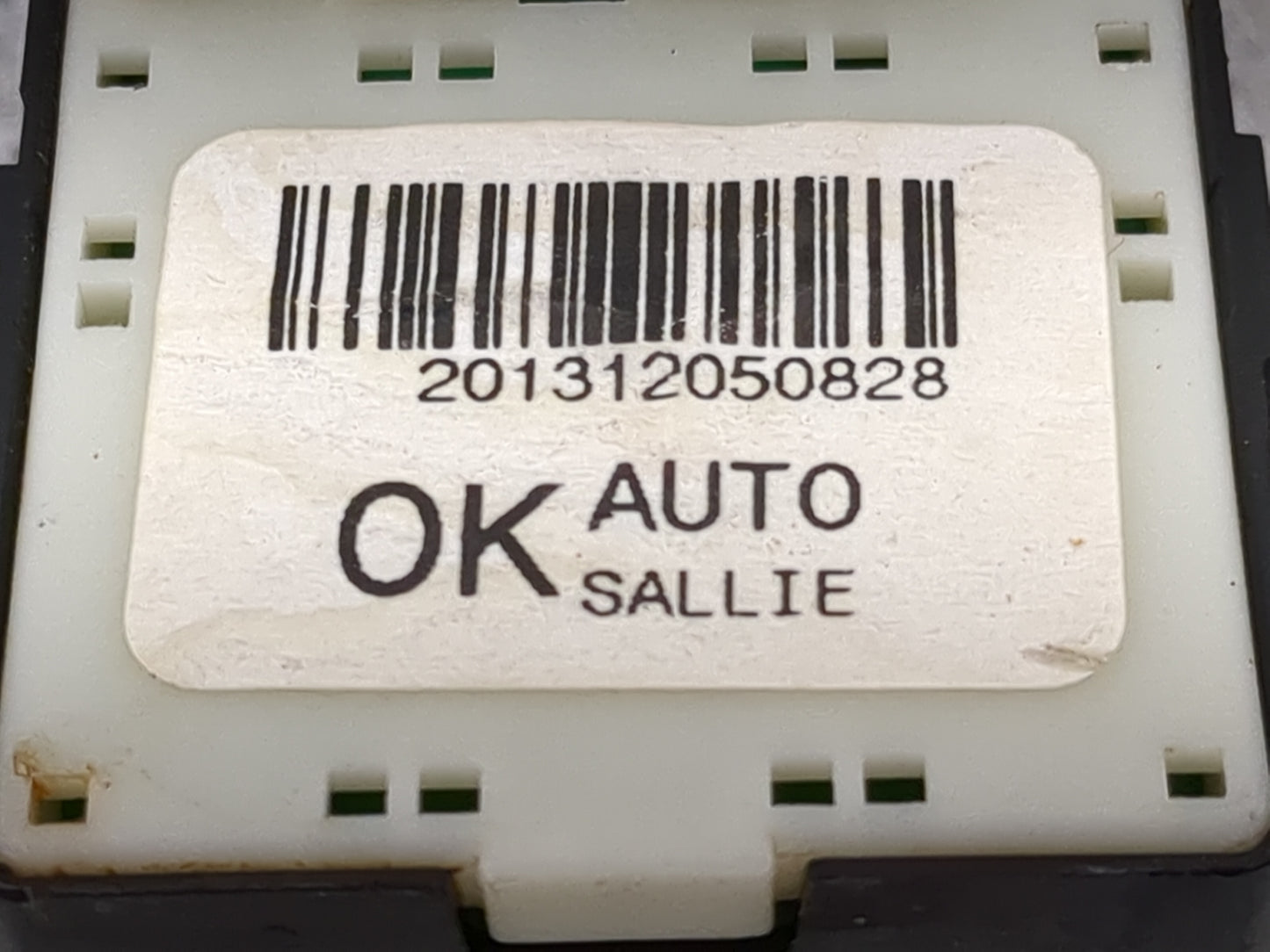 2011-2015 Hyundai Sonata Master Power Window Switch Replacement Driver Side Left P/N:201312050828 Fits OEM Used Auto Parts -