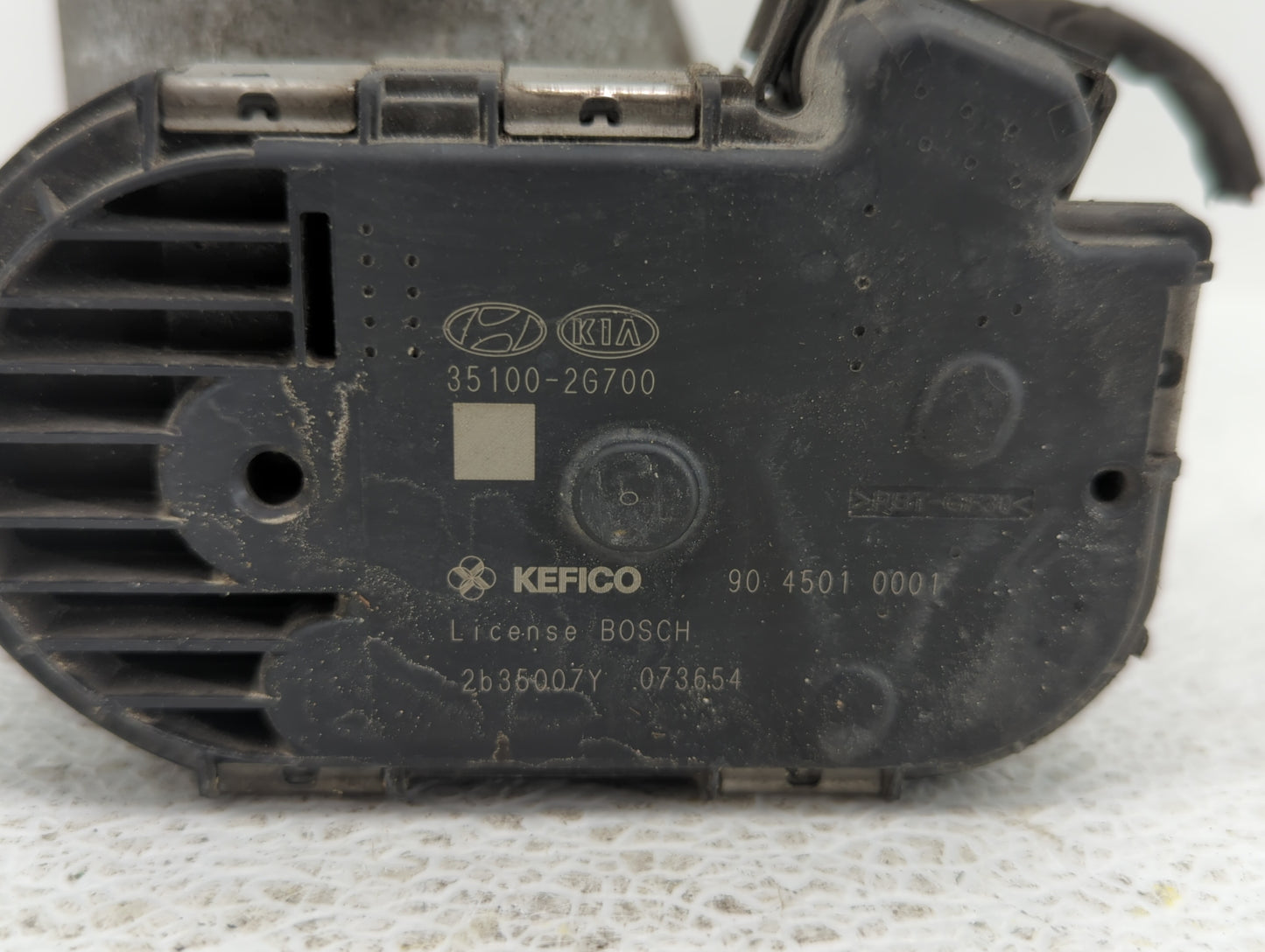 2011-2014 Hyundai Sonata Throttle Body P/N:904501 0001 35100-2G700 Fits Fits 2011 2012 2013 2014 2015 2016 OEM Used Auto Par
