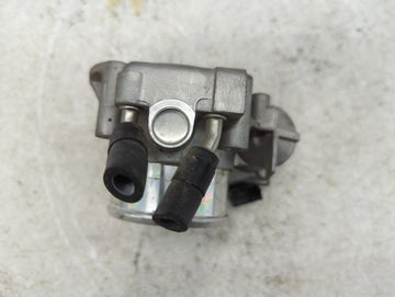 2011-2014 Hyundai Sonata Throttle Body P/N:35100-2G710 Fits Fits 2011 2012 2013 2014 2015 2016 OEM Used Auto Parts