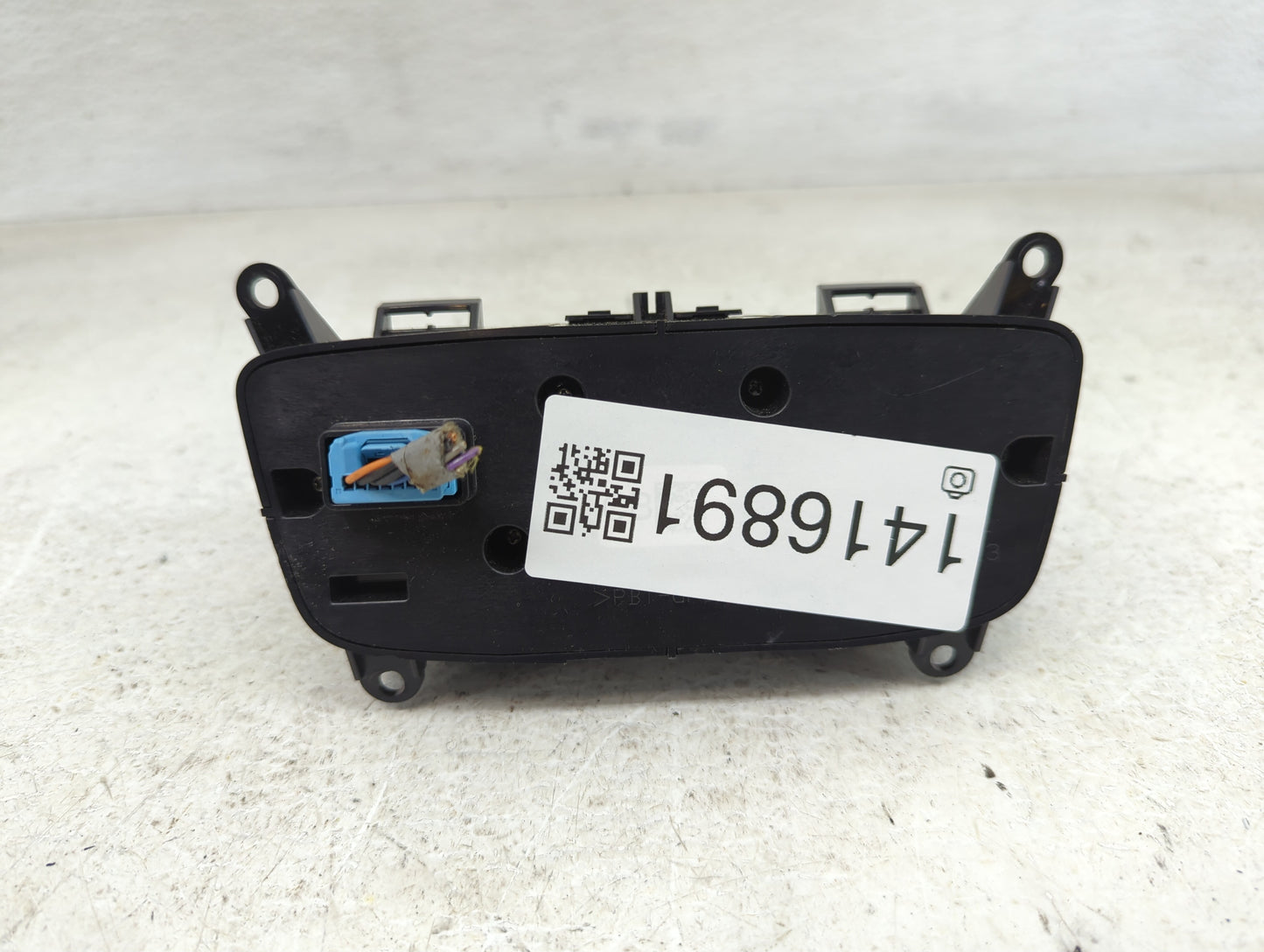 2014-2015 Hyundai Tucson Radio AM FM Cd Player Receiver Replacement P/N:96170-2S910TJP Fits Fits 2014 2015 OEM Used Auto Par