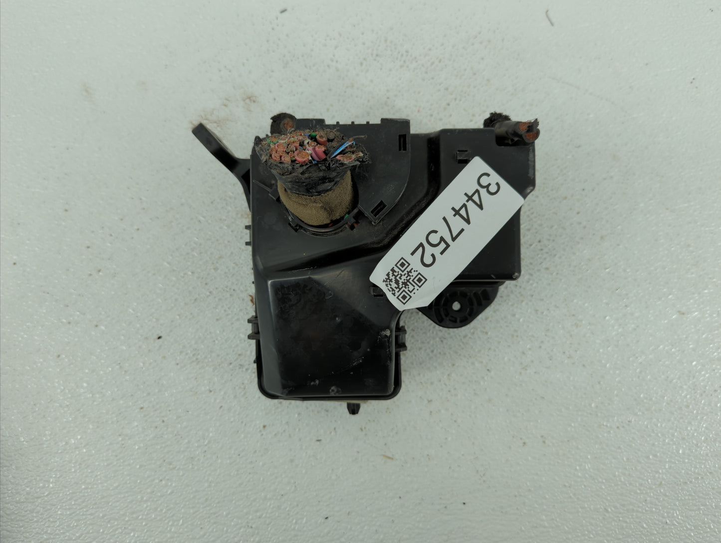 2014 Hyundai Veloster Fusebox Fuse Box Panel Relay Module Fits OEM Used Auto Parts - Oemusedautoparts1.com