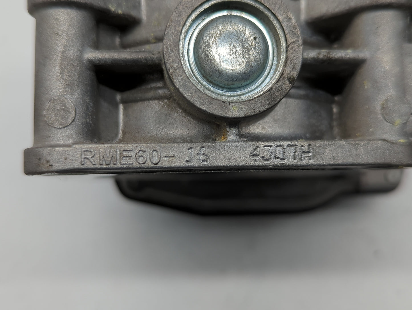 2014-2018 Infiniti Q50 Throttle Body P/N:526-01 RME75 Fits OEM Used Auto Parts - Oemusedautoparts1.com