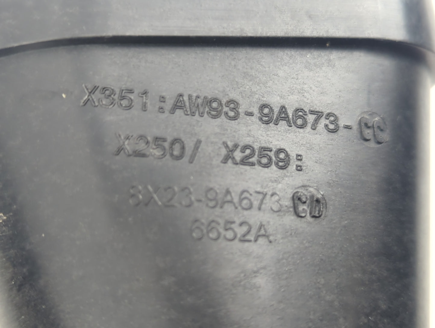 2013-2014 Jaguar Xf Air Cleaner Intake-duct Hose Tube - Oemusedautoparts1.com