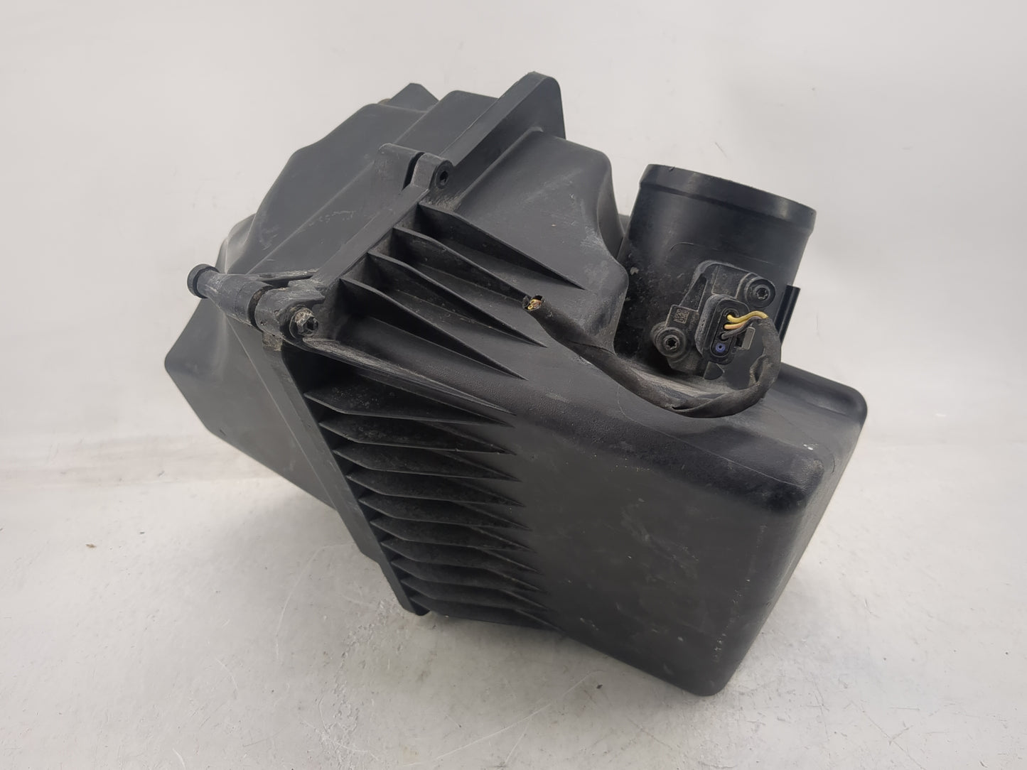 2014-2015 Jeep Cherokee Air Cleaner Intake-duct Hose Tube - Oemusedautoparts1.com