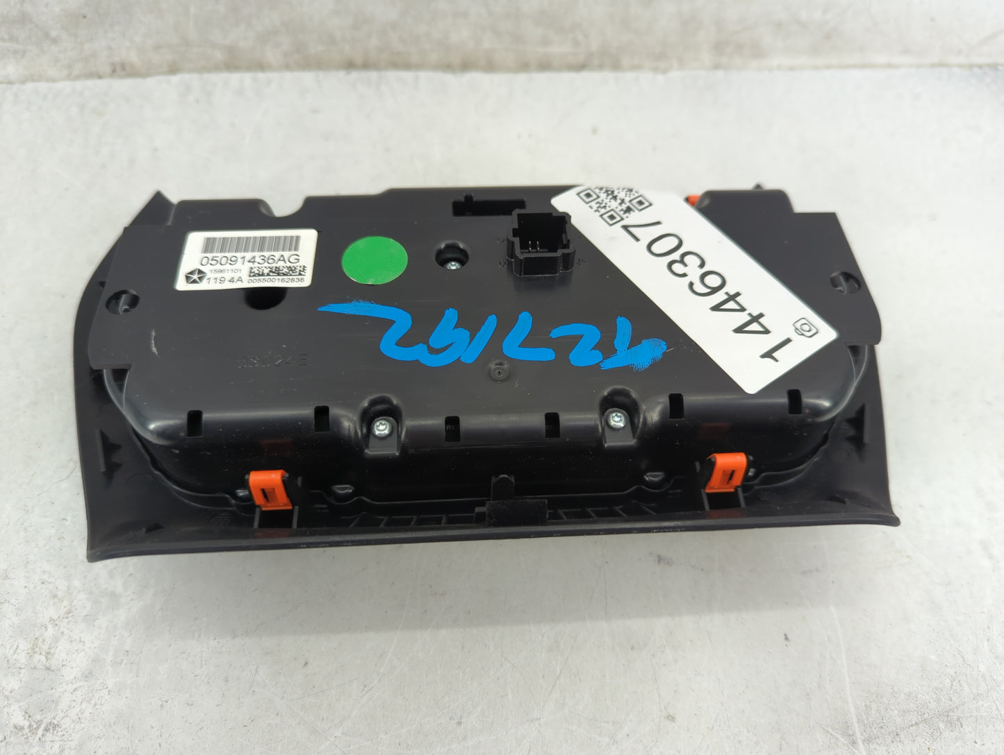 2014 Jeep Cherokee Climate Control Module Temperature AC/Heater Replacement P/N:05091436AG Fits OEM Used Auto Parts - Oemuse