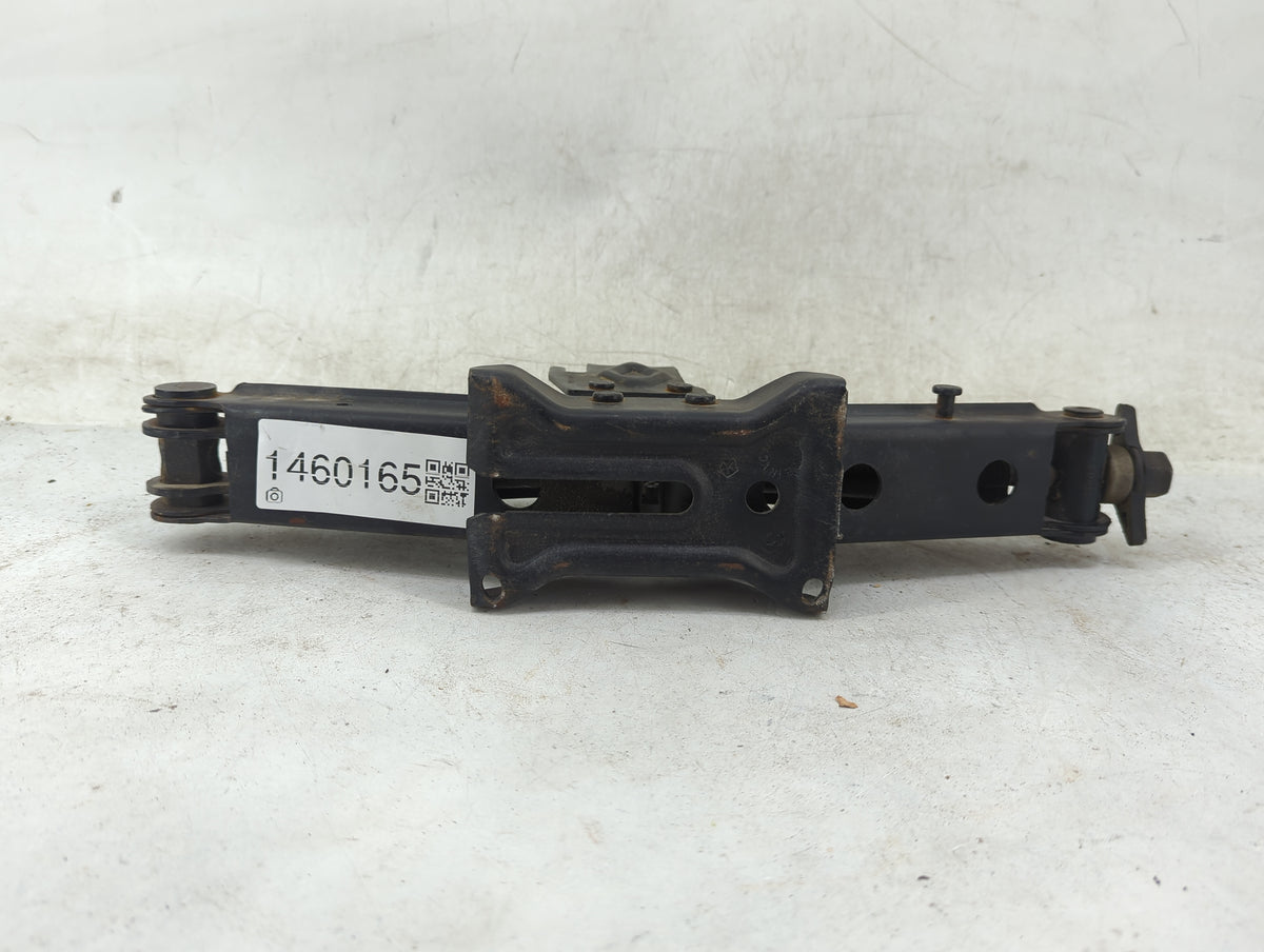 2014 Jeep Cherokee Spare Scissor Car Jack 1460165 - Oemusedautoparts1.com