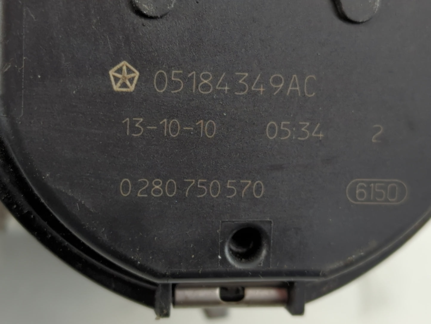 2014-2022 Jeep Cherokee Throttle Body P/N:05184349AC 0 280 750 570 Fits OEM Used Auto Parts - Oemusedautoparts1.com