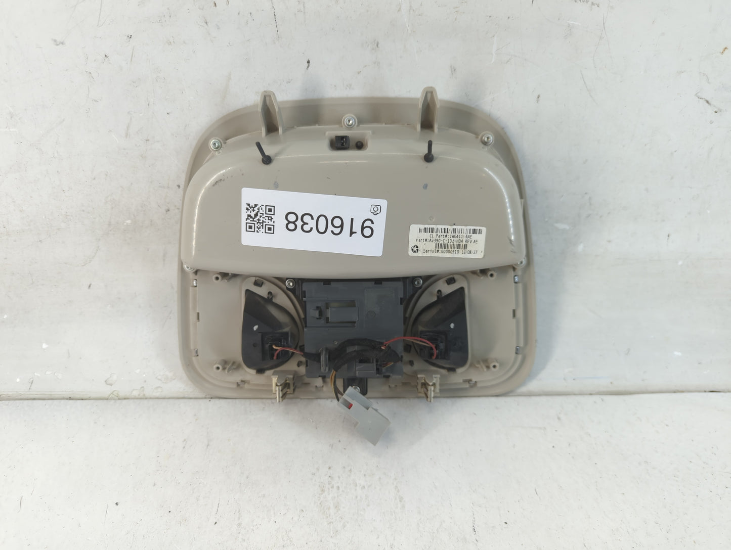 2014 Jeep Cherokee Overhead Roof Console - Oemusedautoparts1.com