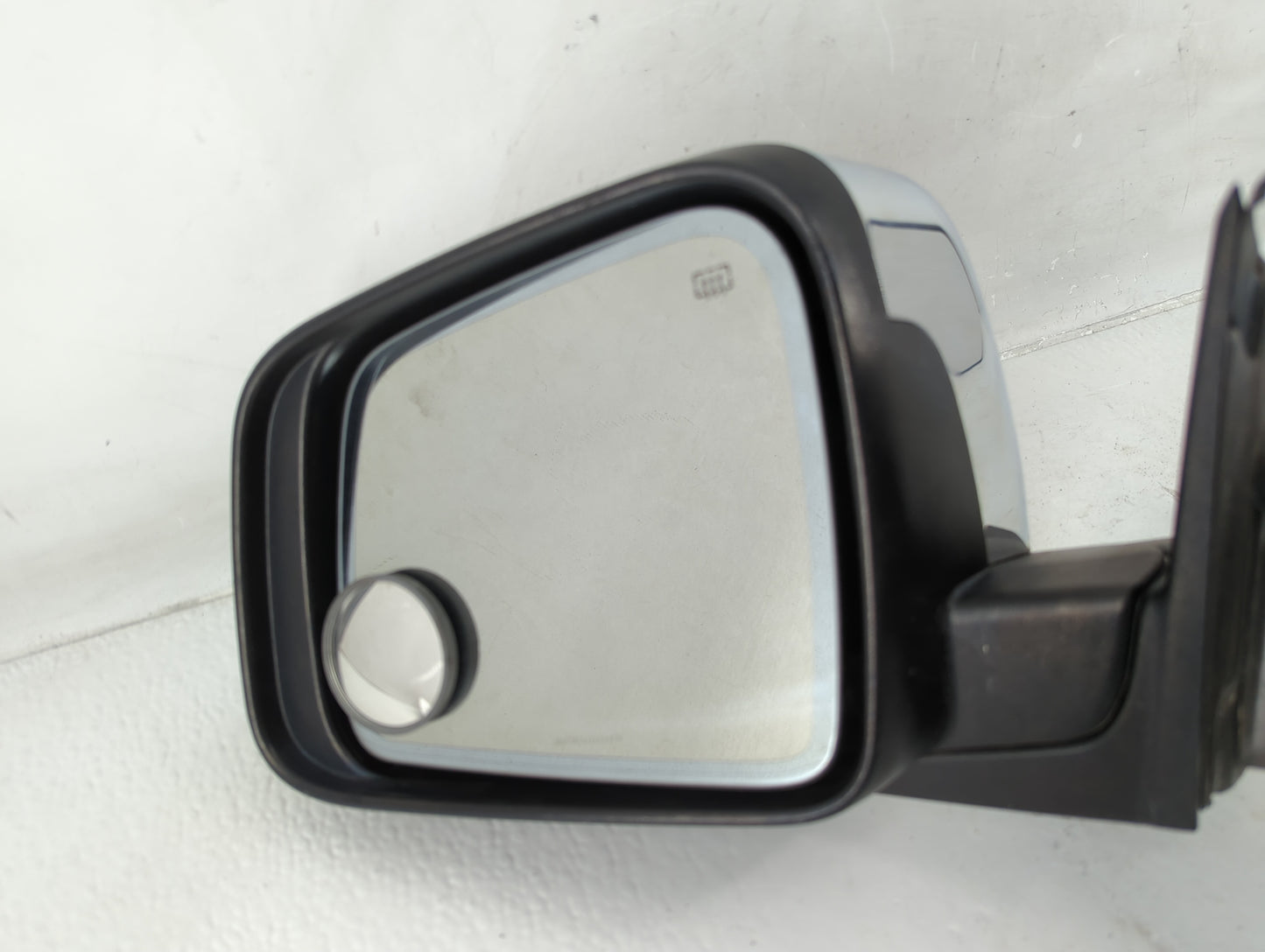 2011-2018 Jeep Grand Cherokee Driver Side View Mirror - Left Door Mirror OEM Used - Oemusedautoparts1.com