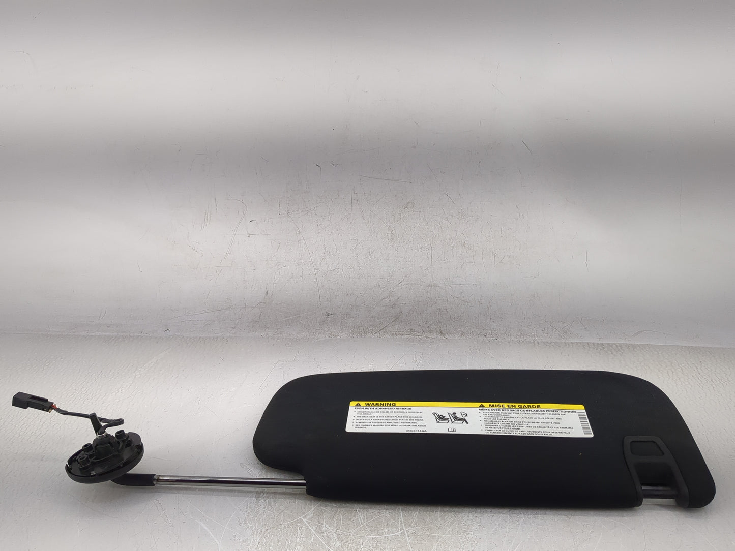 2014-2022 Jeep Grand Cherokee Sun Visor Shade Replacement Driver Left Mirror Fits OEM Used Auto Parts - Oemusedautoparts1.co