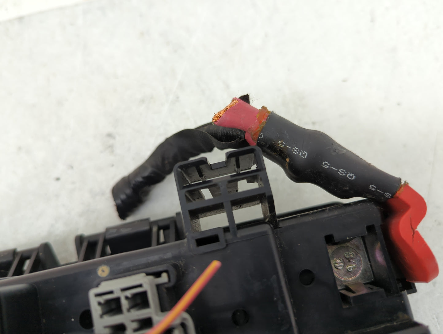2014 Jeep Grand Cherokee Fusebox Fuse Box Panel Relay Module P/N:68137439AC Fits OEM Used Auto Parts - Oemusedautoparts1.com
