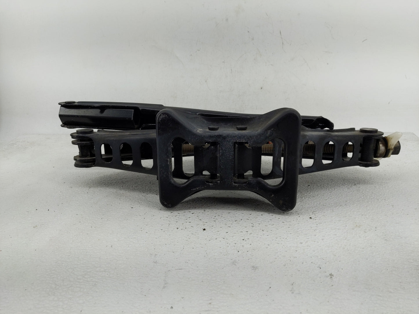 2014 Jeep Patriot Spare Scissor Car Jack 1241651 - Oemusedautoparts1.com