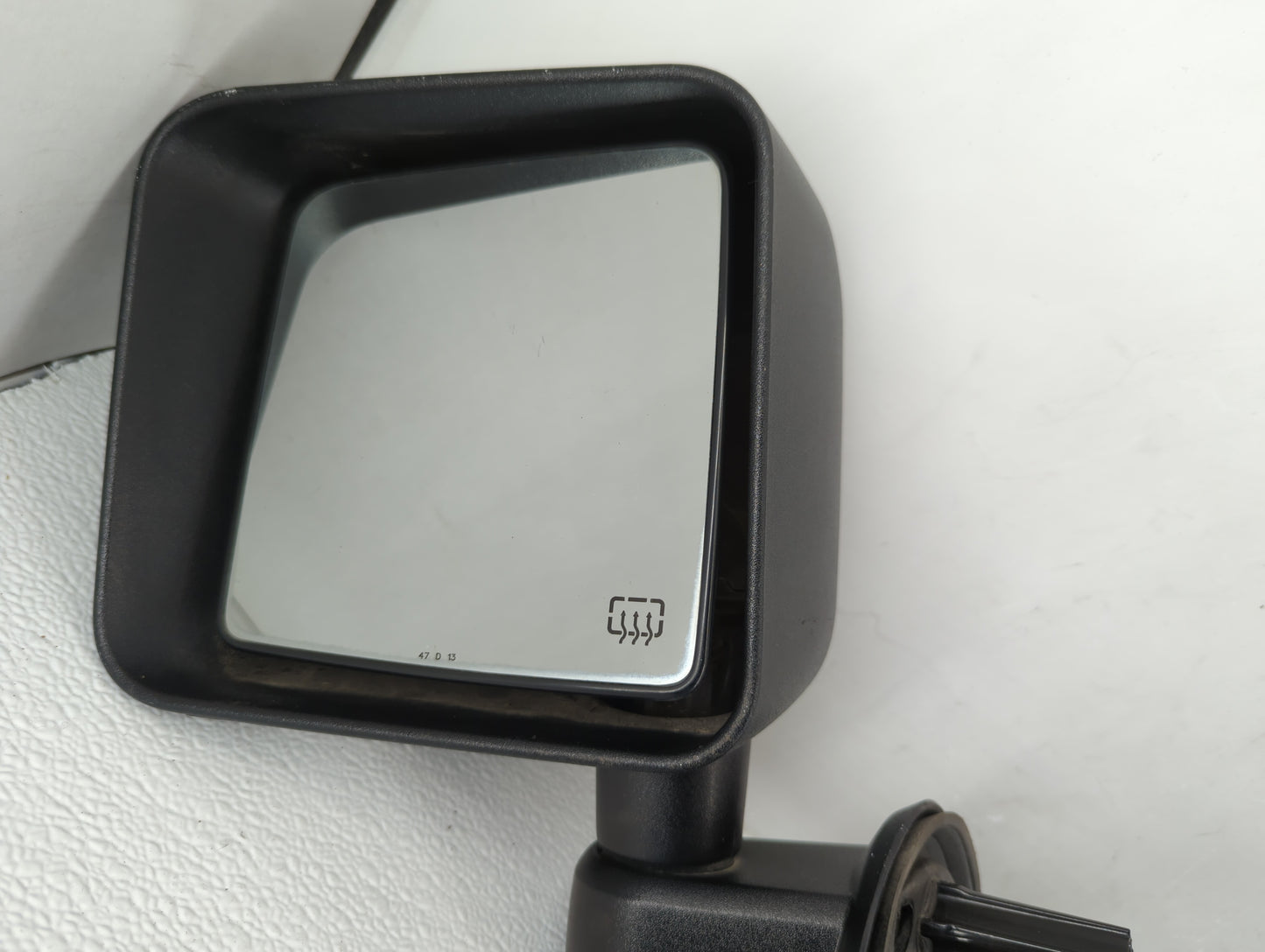 2014 Jeep Wrangler Driver Side View Mirror - Left Door Mirror OEM Used - Oemusedautoparts1.com