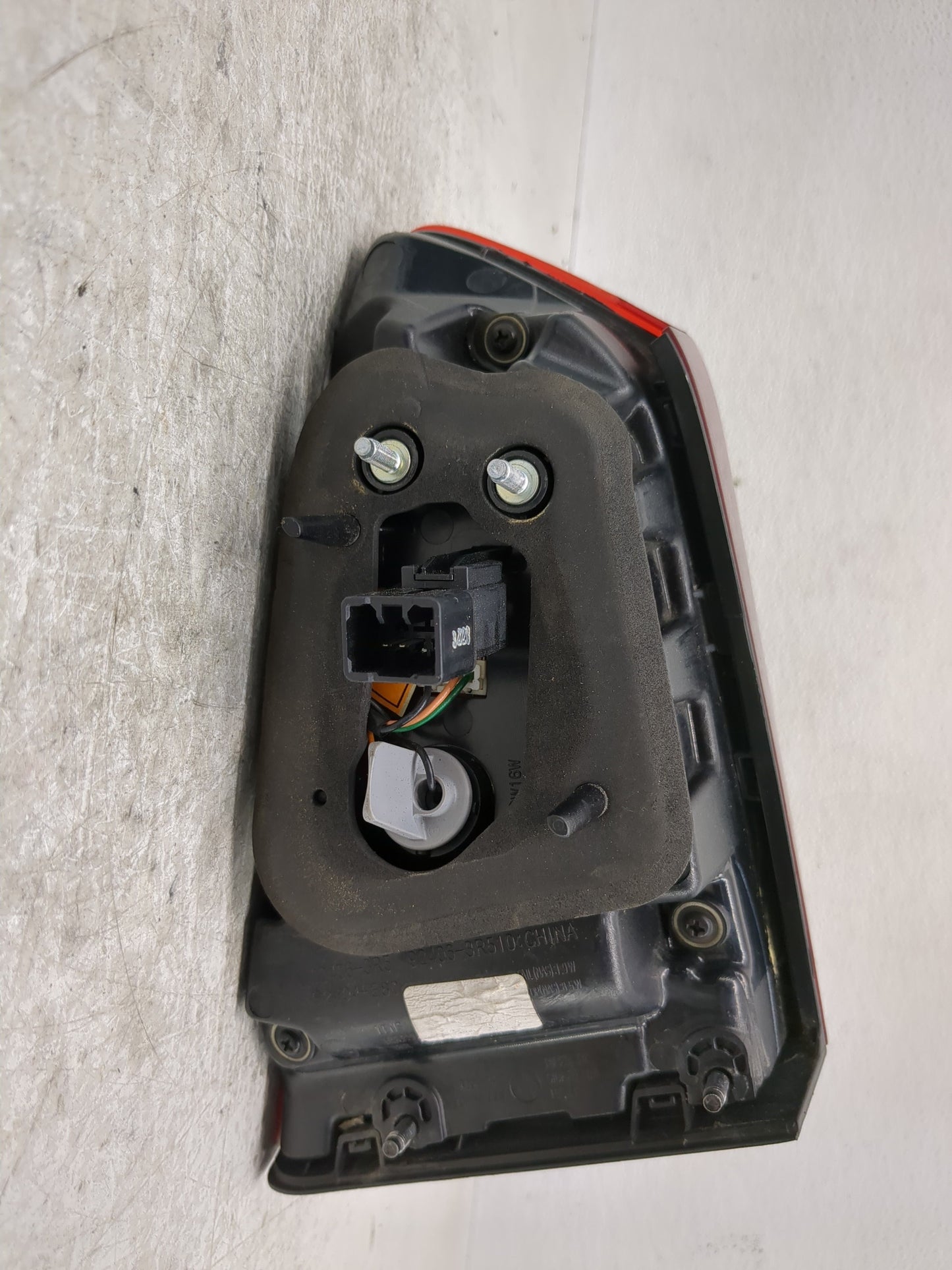 2014-2016 Kia Cadenza Tail Light Assembly Passenger Right OEM P/N:92406-3R510 Fits Fits 2014 2015 2016 OEM Used Auto Parts -