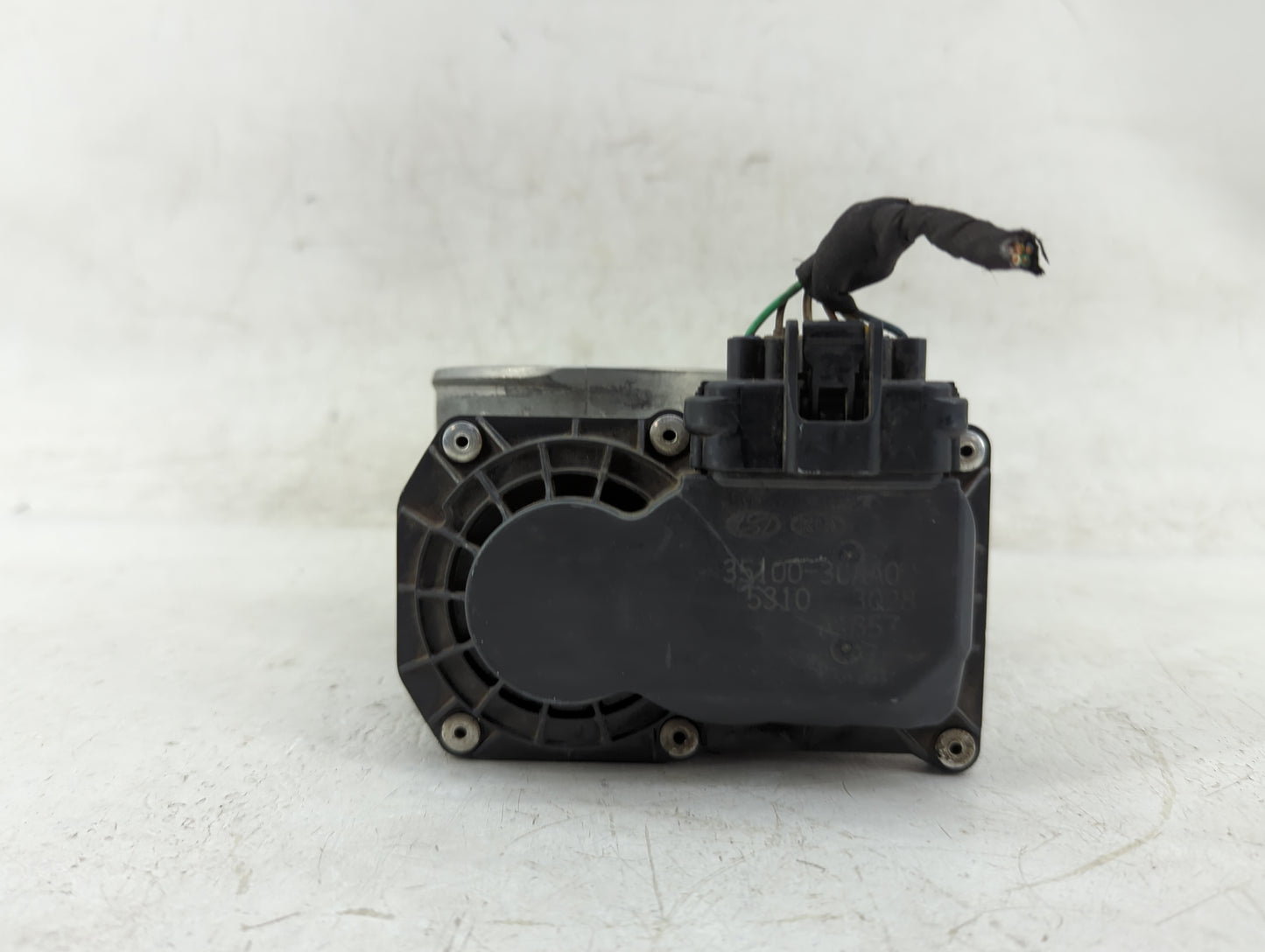 2014-2016 Kia Cadenza Throttle Body P/N:35100-3CA40 Fits Fits 2012 2013 2014 2015 2016 2017 2018 OEM Used Auto Parts - Oemus
