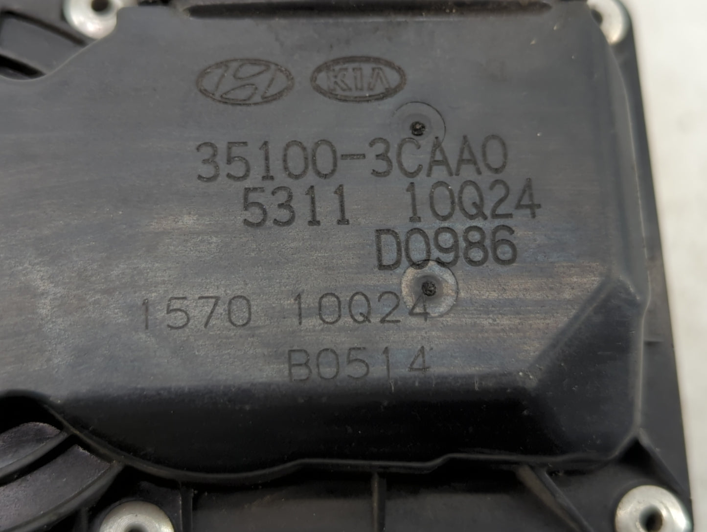 2014-2016 Kia Cadenza Throttle Body P/N:35100-3CAA0 Fits Fits 2012 2013 2014 2015 2016 2017 2018 OEM Used Auto Parts - Oemus