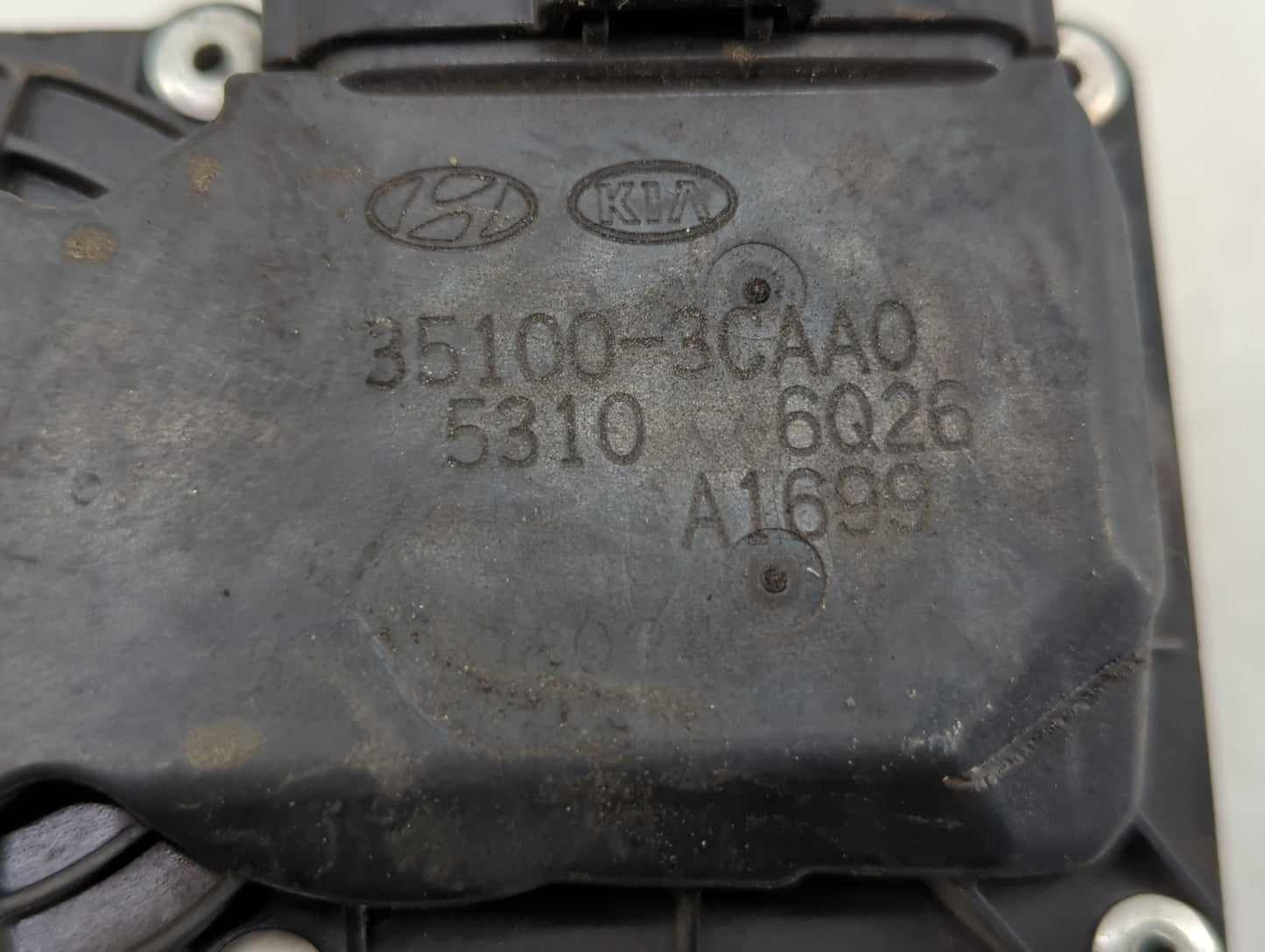 2014-2016 Kia Cadenza Throttle Body P/N:35100-3CAA0 Fits Fits 2012 2013 2014 2015 2016 2017 2018 OEM Used Auto Parts - Oemus