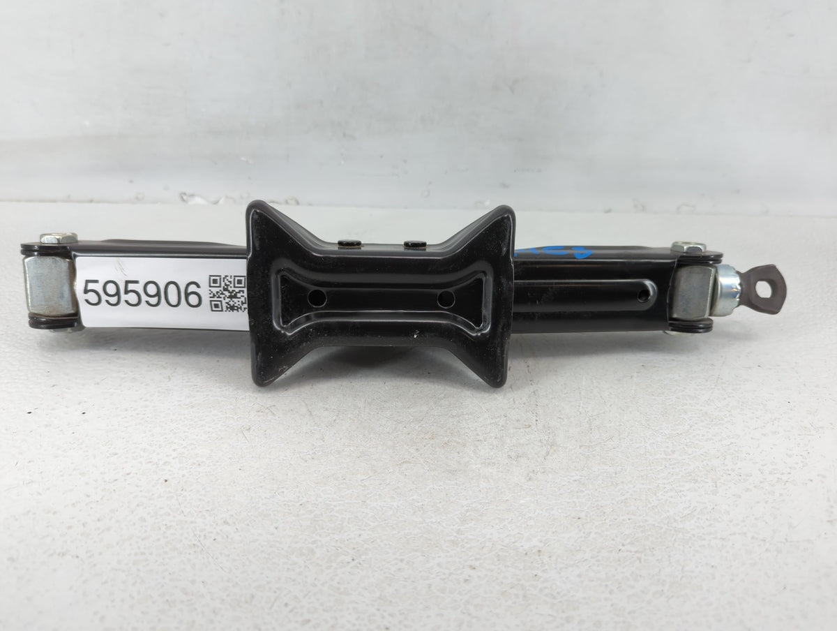 2014 Kia Cadenza Spare Scissor Car Jack 595906 - Oemusedautoparts1.com