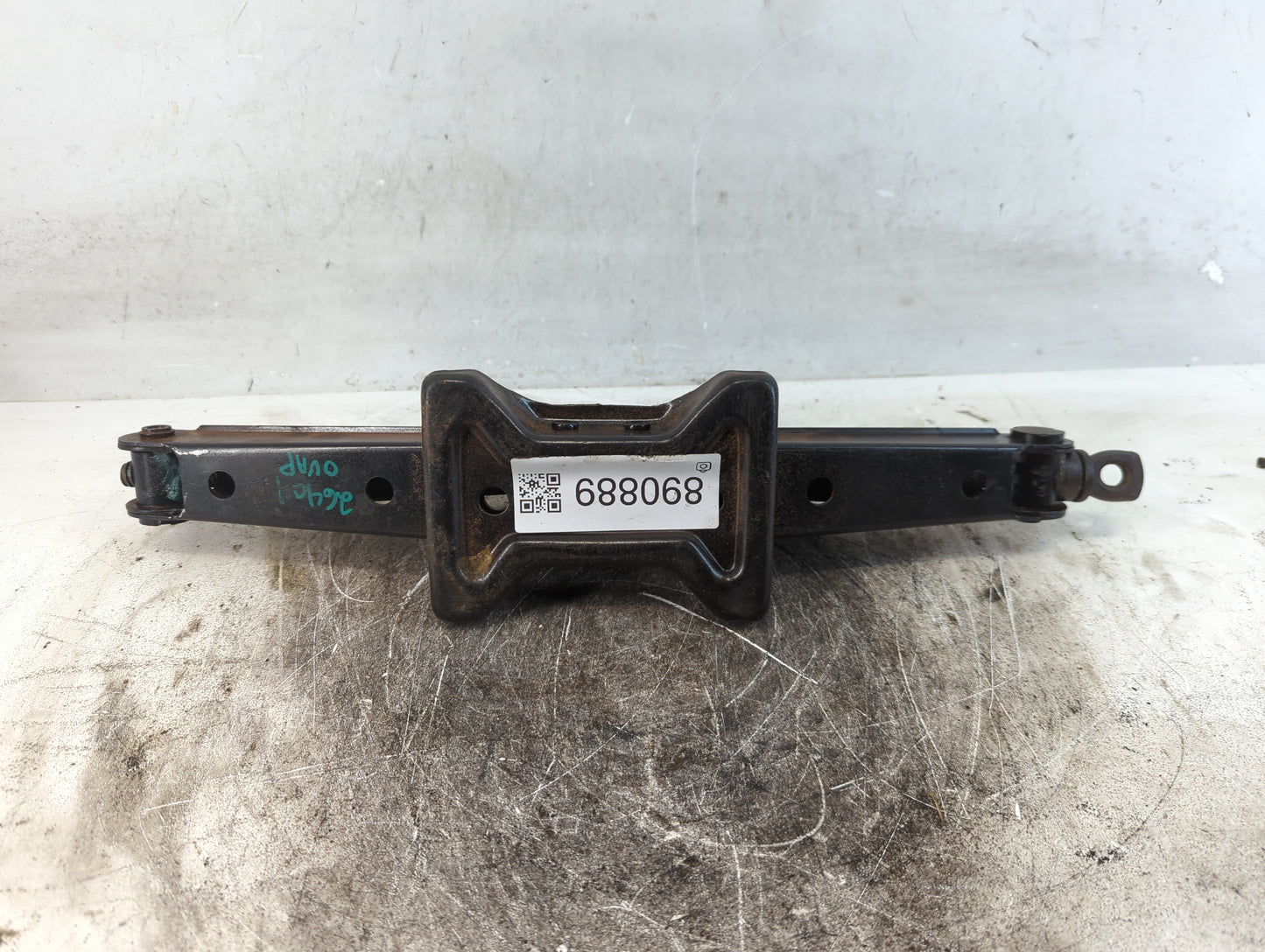 2014 Kia Forte Spare Scissor Car Jack - Oemusedautoparts1.com