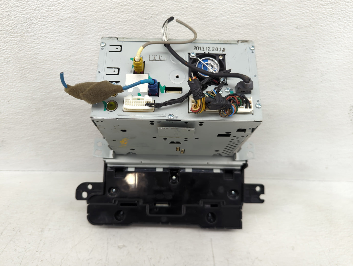 2014-2016 Kia Optima Radio AM FM Cd Player Receiver Replacement P/N:96560-4U350CA 96560-4U301CA Fits Fits 2014 2015 2016 OEM