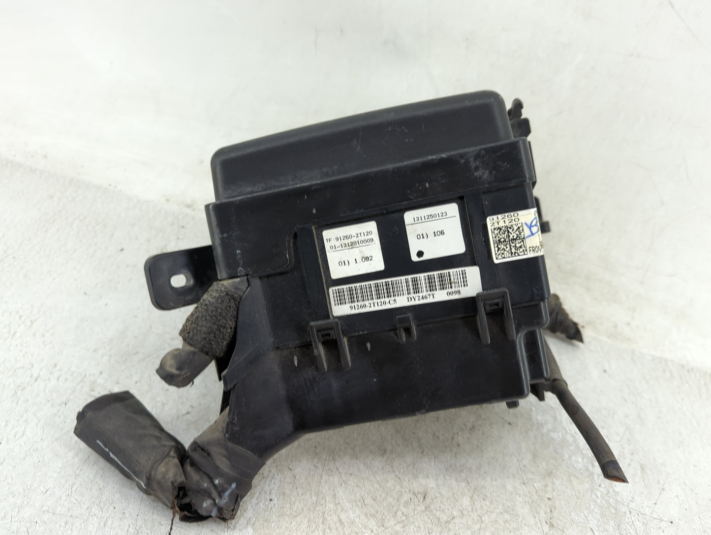 2014-2015 Kia Optima Fusebox Fuse Box Panel Relay Module P/N:91260-2T120 Fits Fits 2014 2015 OEM Used Auto Parts - Oemusedau