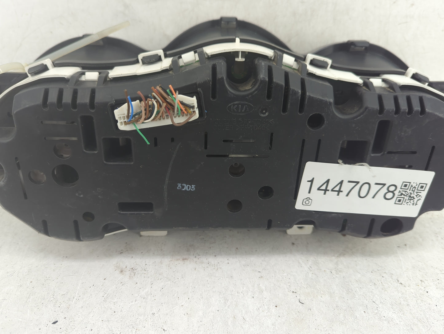 2014-2015 Kia Optima Instrument Cluster Speedometer Gauges Fits Fits 2014 2015 OEM Used Auto Parts - Oemusedautoparts1.com