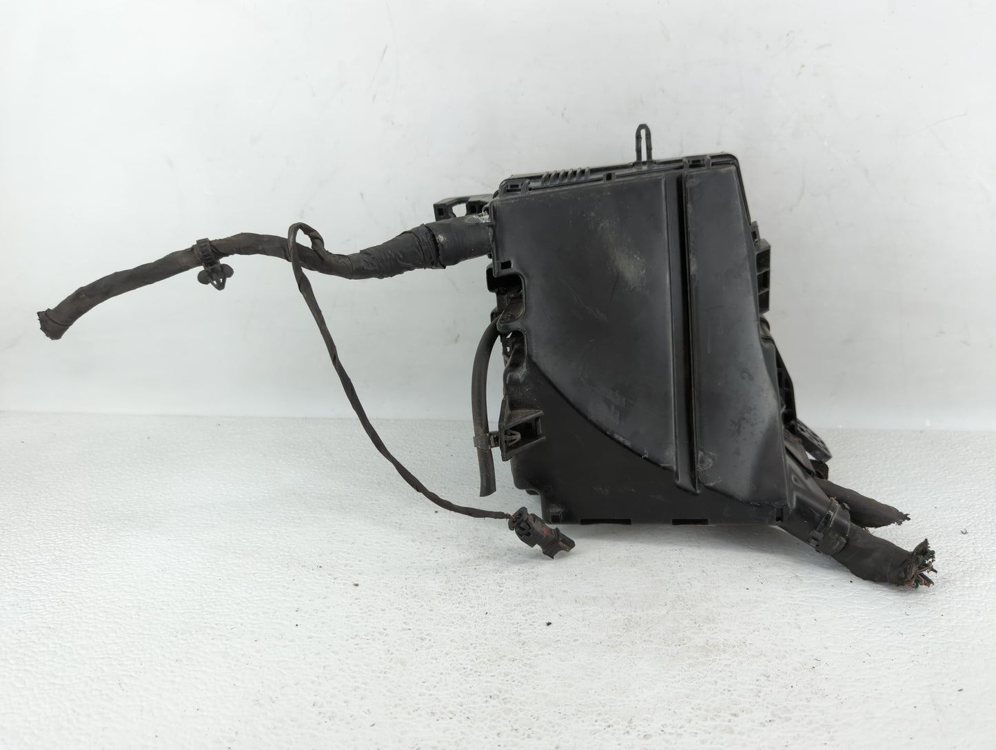 2014-2015 Kia Optima Fusebox Fuse Box Panel Relay Module P/N:91955-2T730 Fits Fits 2014 2015 OEM Used Auto Parts - Oemusedau