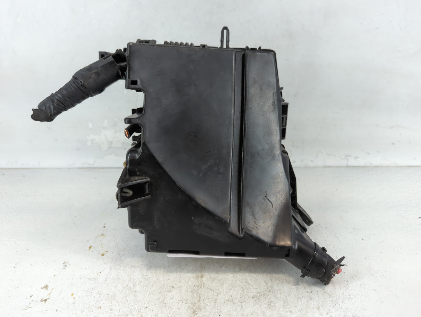 2014-2015 Kia Optima Fusebox Fuse Box Panel Relay Module P/N:91955-2T730 Fits Fits 2014 2015 OEM Used Auto Parts - Oemusedau