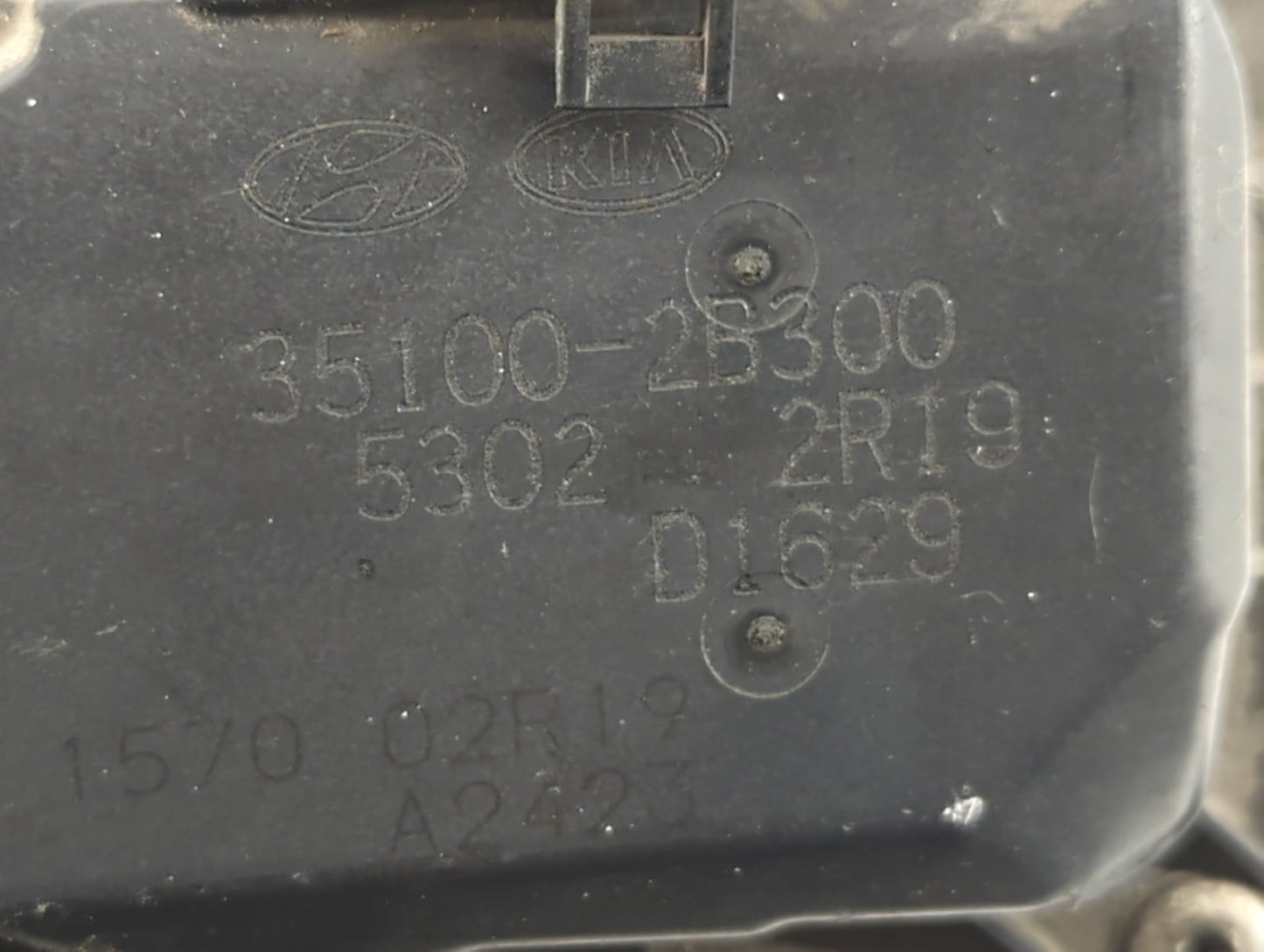 2012-2019 Kia Rio Throttle Body P/N:35100-2B300 Fits Fits 2012 2013 2014 2015 2016 2017 2018 2019 OEM Used Auto Parts - Oemu