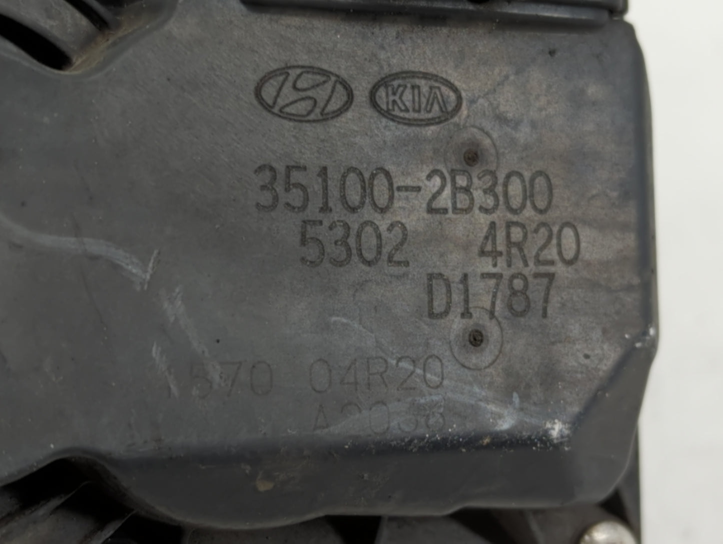 2012-2019 Kia Rio Throttle Body P/N:5302 4R20 35100-2B300 Fits Fits 2012 2013 2014 2015 2016 2017 2018 2019 OEM Used Auto Pa