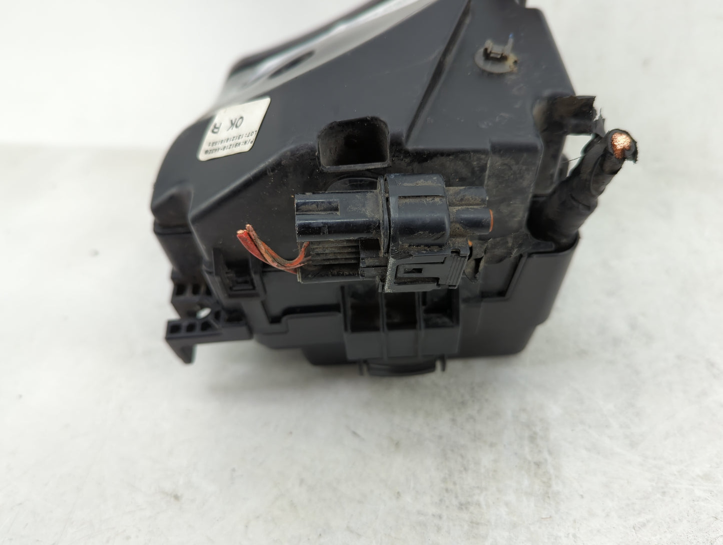 2014-2015 Kia Rondo Fusebox Fuse Box Panel Relay Module P/N:91210 A4320 Fits Fits 2014 2015 OEM Used Auto Parts - Oemusedaut