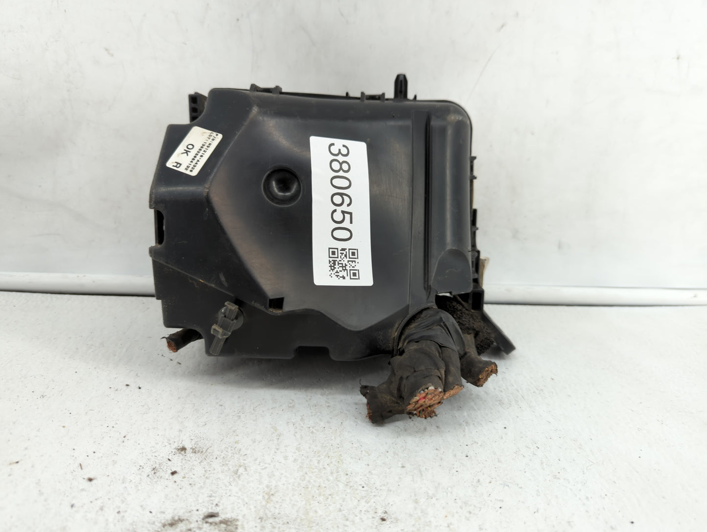 2014-2015 Kia Rondo Fusebox Fuse Box Panel Relay Module P/N:N91210-A4326 Fits Fits 2014 2015 OEM Used Auto Parts - Oemusedau