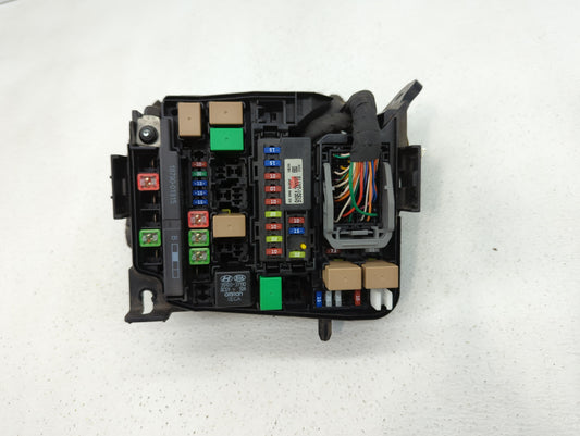 2014-2015 Kia Rondo Fusebox Fuse Box Panel Relay Module P/N:91941-A4031 N91210-A4326 Fits Fits 2014 2015 OEM Used Auto Parts
