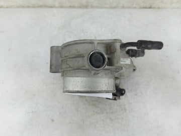 2011-2014 Kia Sedona Throttle Body P/N:35100-3C700 28099075 Fits Fits 2010 2011 2012 2013 2014 OEM Used Auto Parts