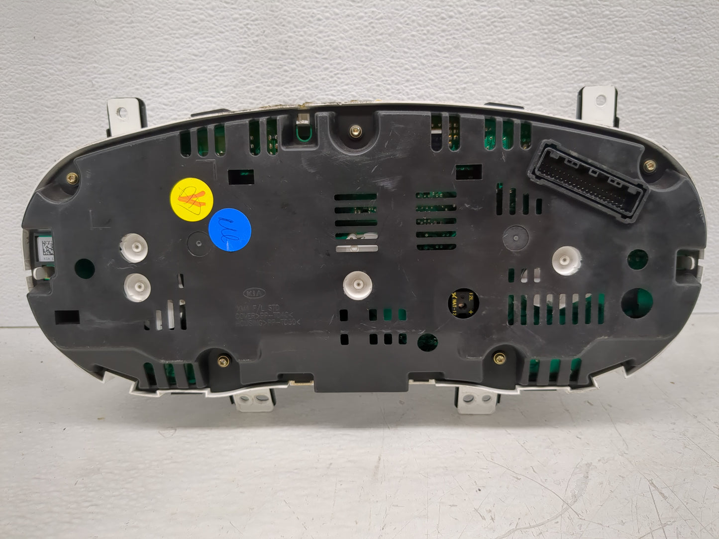 2014-2015 Kia Sorento Instrument Cluster Speedometer Gauges P/N:94004-1U010 Fits Fits 2014 2015 OEM Used Auto Parts - Oemuse