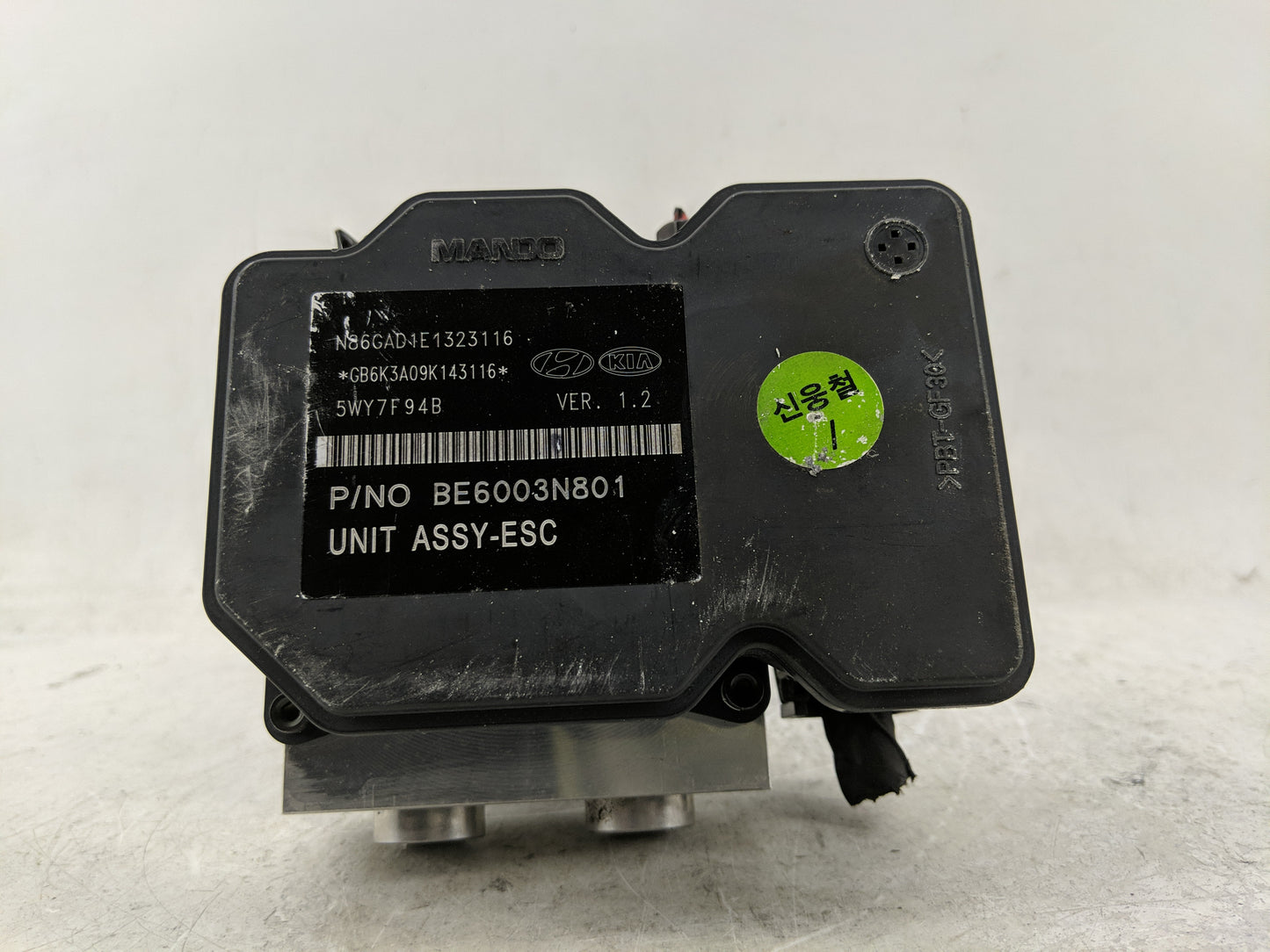 2014-2015 Kia Sorento ABS Pump Control Module Replacement P/N:BE6003N801 Fits Fits 2014 2015 OEM Used Auto Parts - Oemusedau