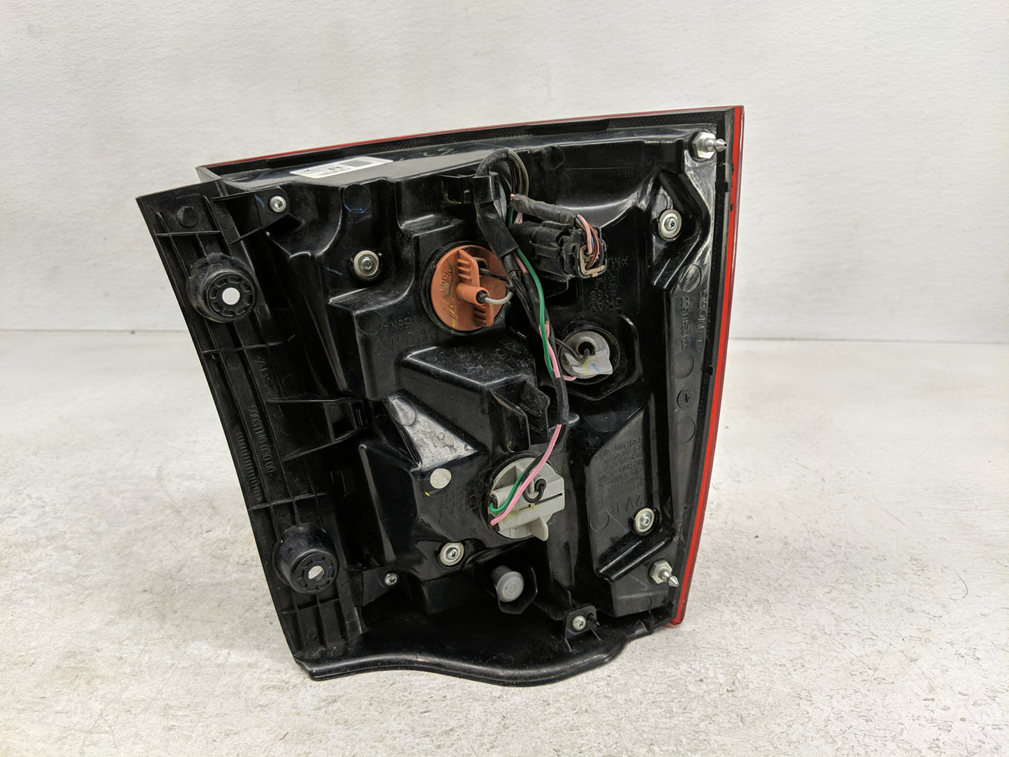 2014-2015 Kia Sorento Tail Light Assembly Passenger Right OEM P/N:92402 1U500 Fits Fits 2014 2015 OEM Used Auto Parts - Oemu