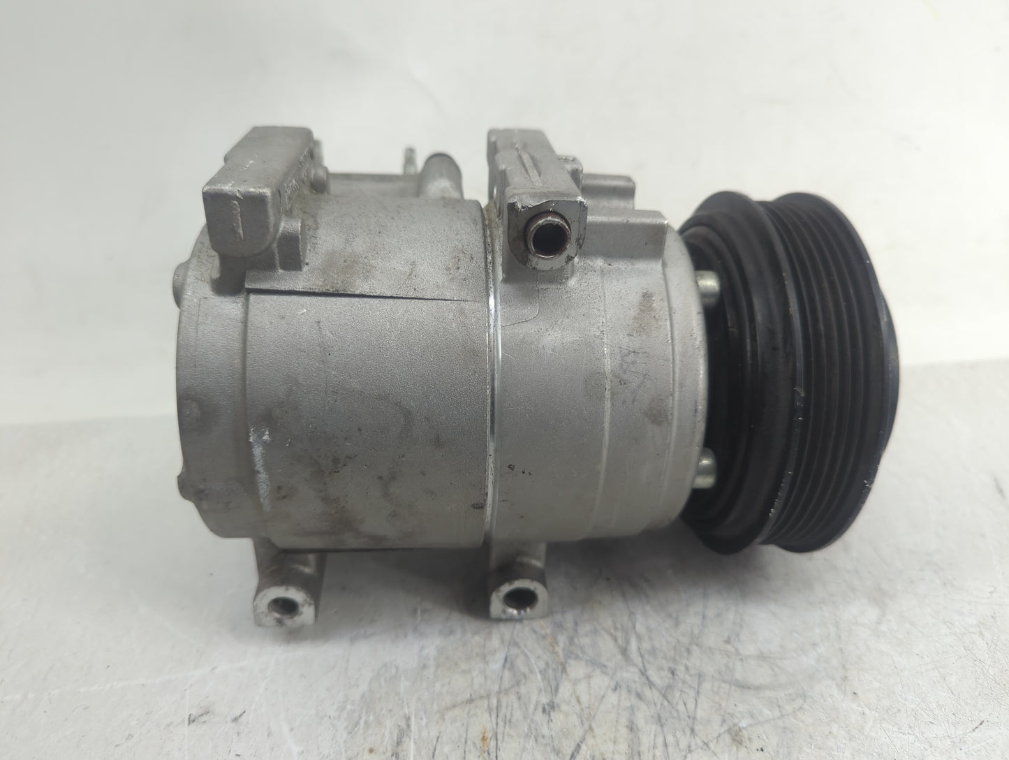 2012-2015 Kia Sorento Air Conditioning A/c Ac Compressor Oem - Oemusedautoparts1.com