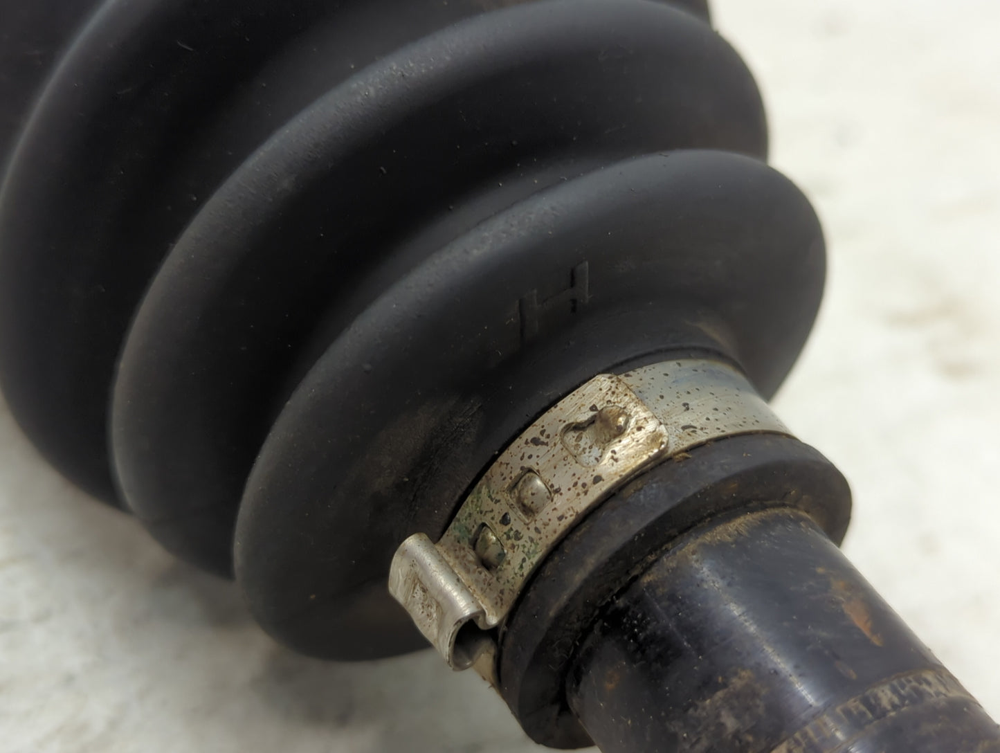 2014-2015 Kia Sorento Axle Shaft Front Passenger Cv C/v - Oemusedautoparts1.com