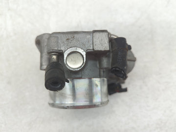2012-2015 Kia Sorento Throttle Body P/N:35100-2G700 Fits Fits 2011 2012 2013 2014 2015 2016 OEM Used Auto Parts