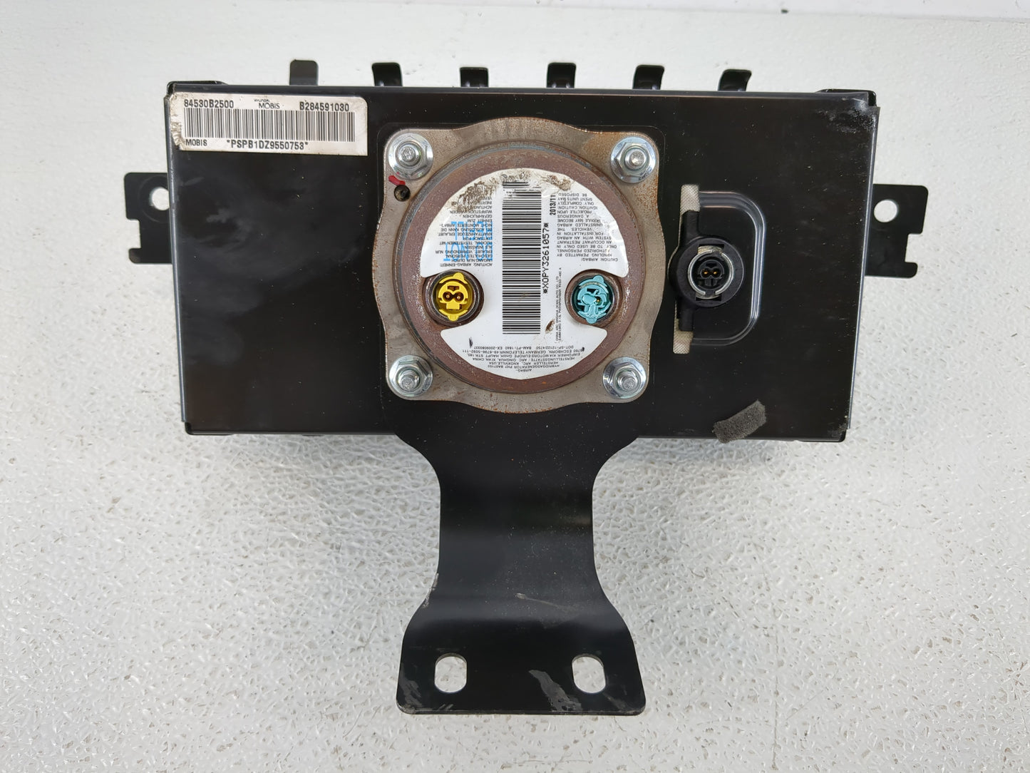 2014-2019 Kia Soul Air Bag Passenger Right Dashboard OEM P/N:84530B2500 Fits Fits 2014 2015 2016 2017 2018 2019 OEM Used Aut