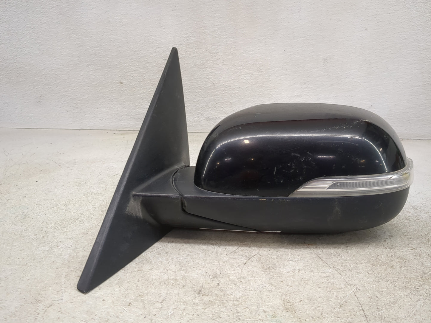 2014-2019 Kia Soul Driver Side View Mirror - Left Door Mirror OEM Used - Oemusedautoparts1.com