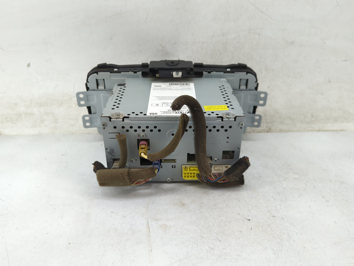 2014-2016 Kia Soul Radio AM FM Cd Player Receiver Replacement P/N:96560-B2080CA AVC30B2AN Fits Fits 2014 2015 2016 OEM Used