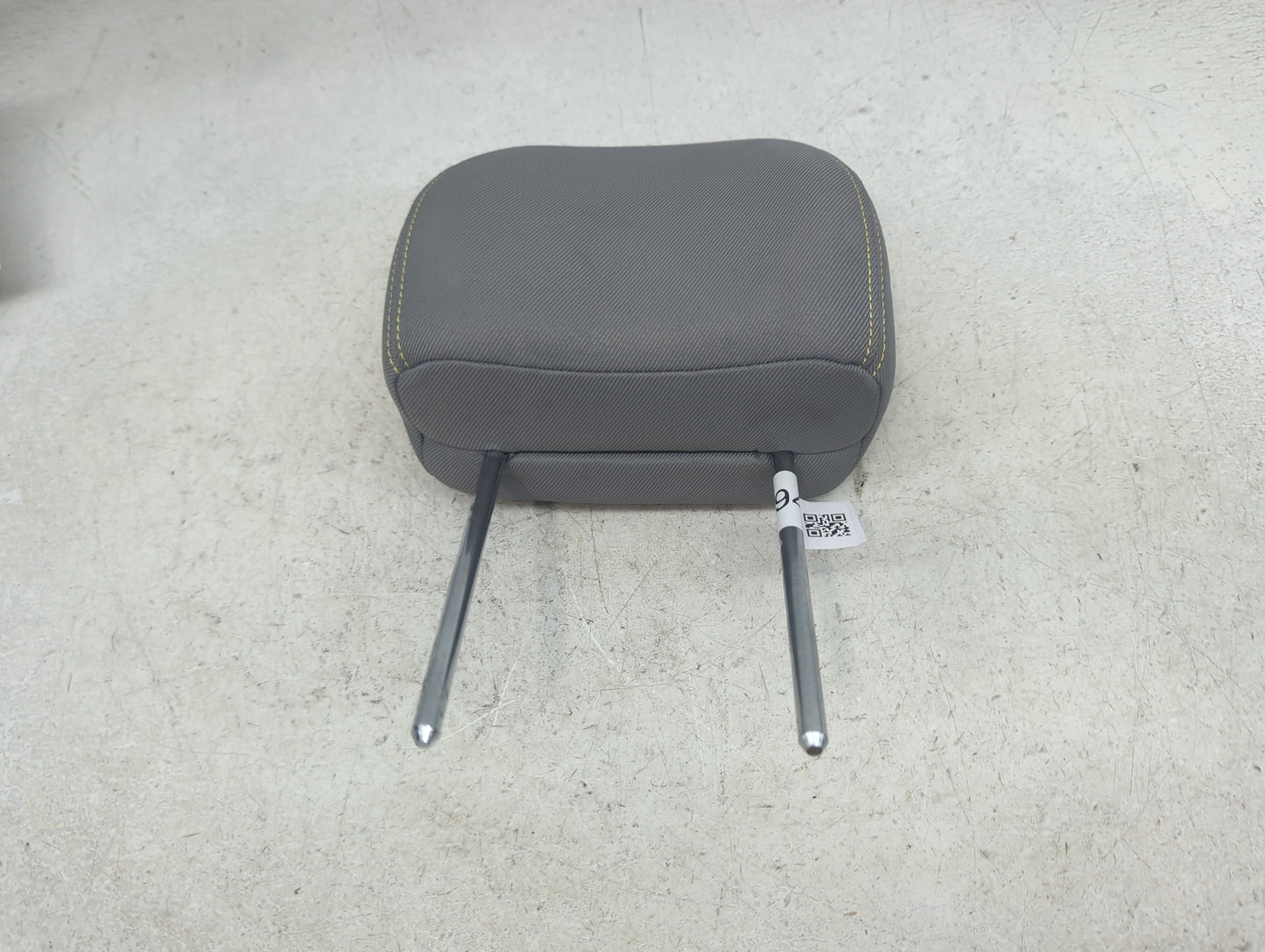 2014 Kia Soul Headrest Head Rest Rear Center Seat Fits OEM Used Auto Parts - Oemusedautoparts1.com