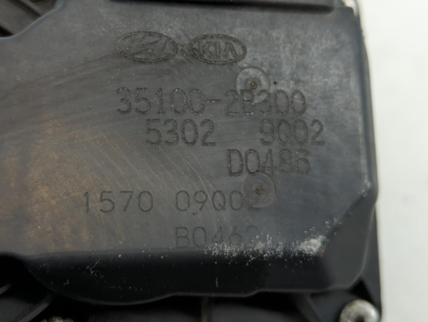 2012-2019 Kia Soul Throttle Body P/N:35100-2B300 Fits Fits 2012 2013 2014 2015 2016 2017 2018 2019 OEM Used Auto Parts - Oem